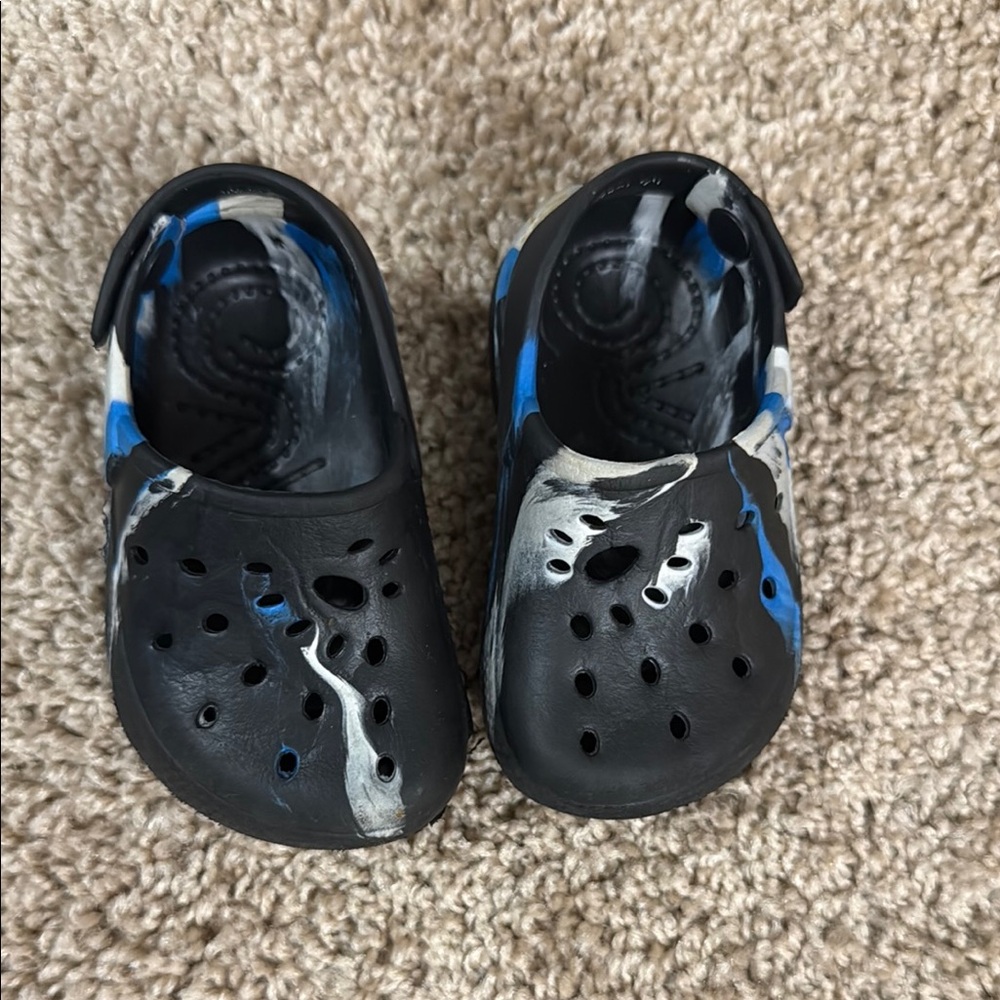 Kids Black and Blue Clogs/Croc like